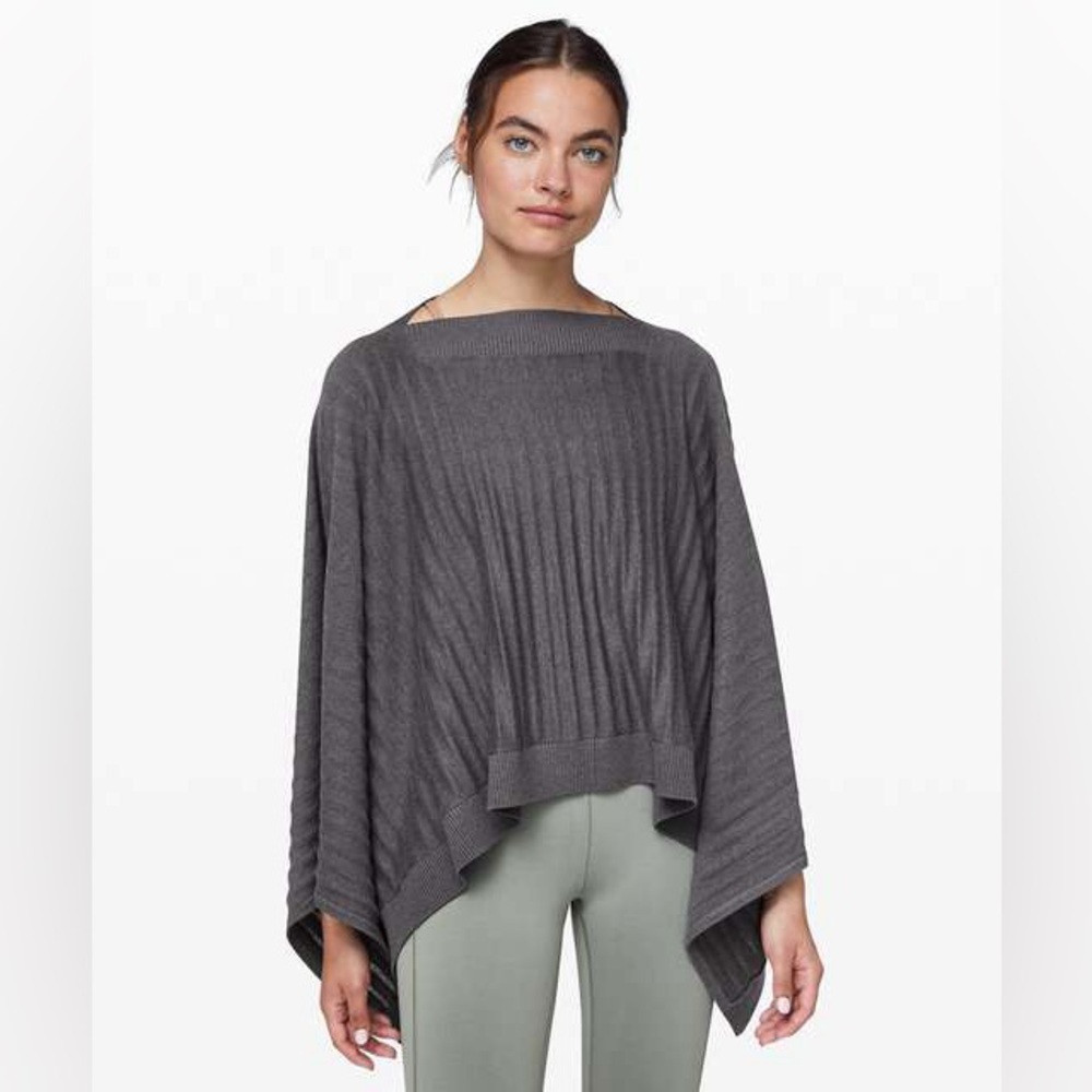 SOLD - Lululemon Forward Flow Poncho OS - Picture 2 of 9